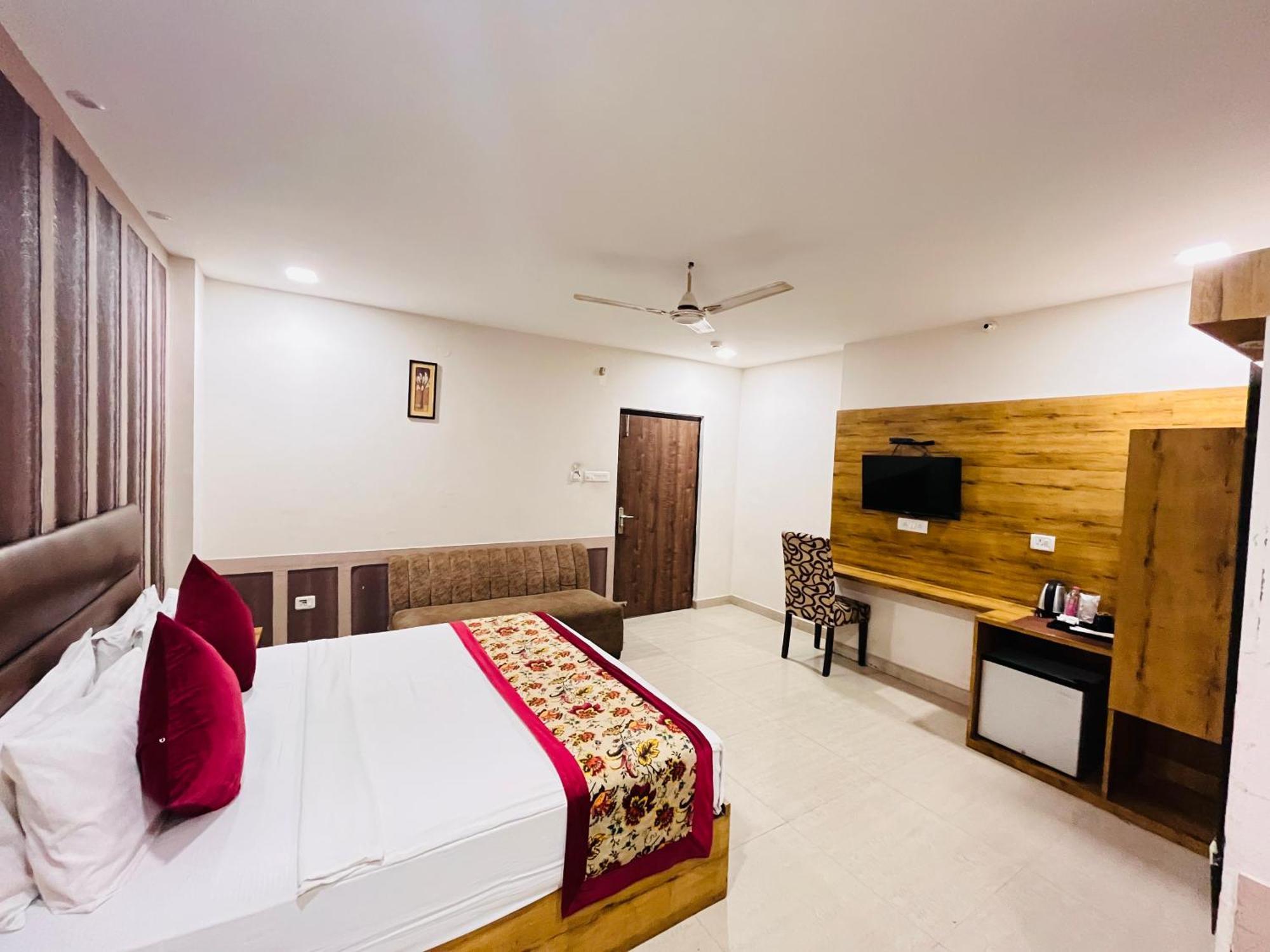 Crown Hotel Agra Near Taj Mahal Agra (Uttar Pradesh) Exterior foto