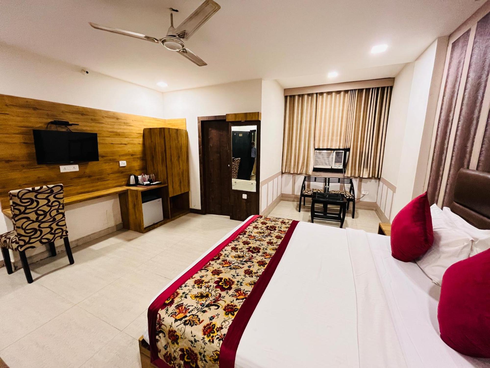 Crown Hotel Agra Near Taj Mahal Agra (Uttar Pradesh) Exterior foto