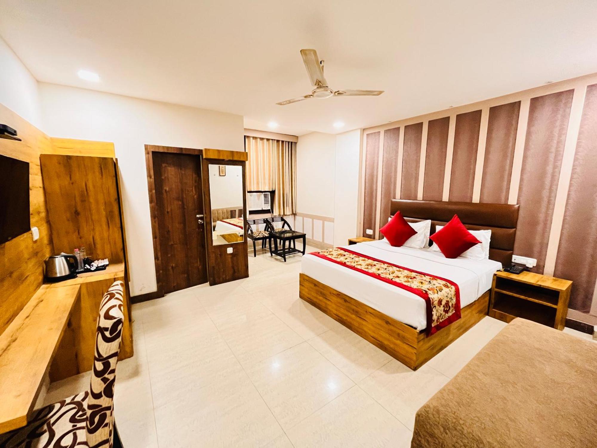 Crown Hotel Agra Near Taj Mahal Agra (Uttar Pradesh) Exterior foto